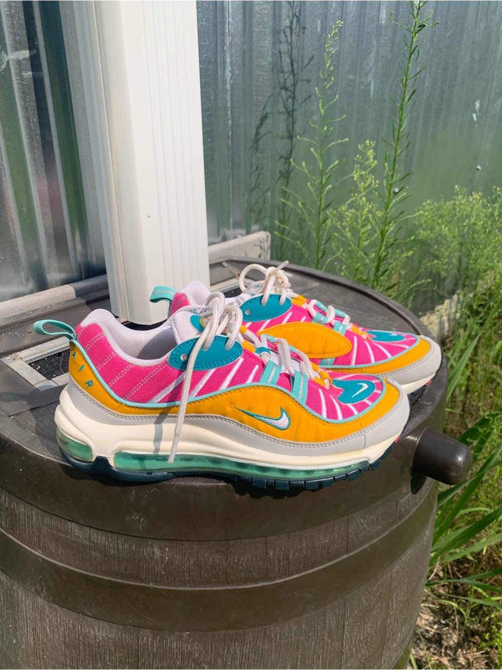 Nike Women’s Air Max 98 Easter Teal Laser Fuchsia Nike CI9897-301